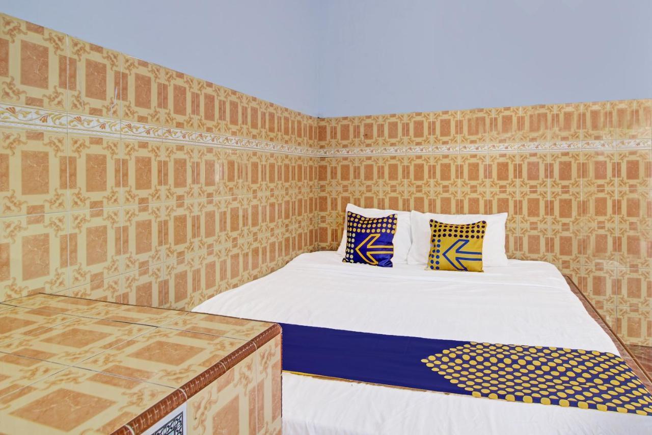 Spot On 91694 Hotel Rama Chandra Temanggung Екстериор снимка