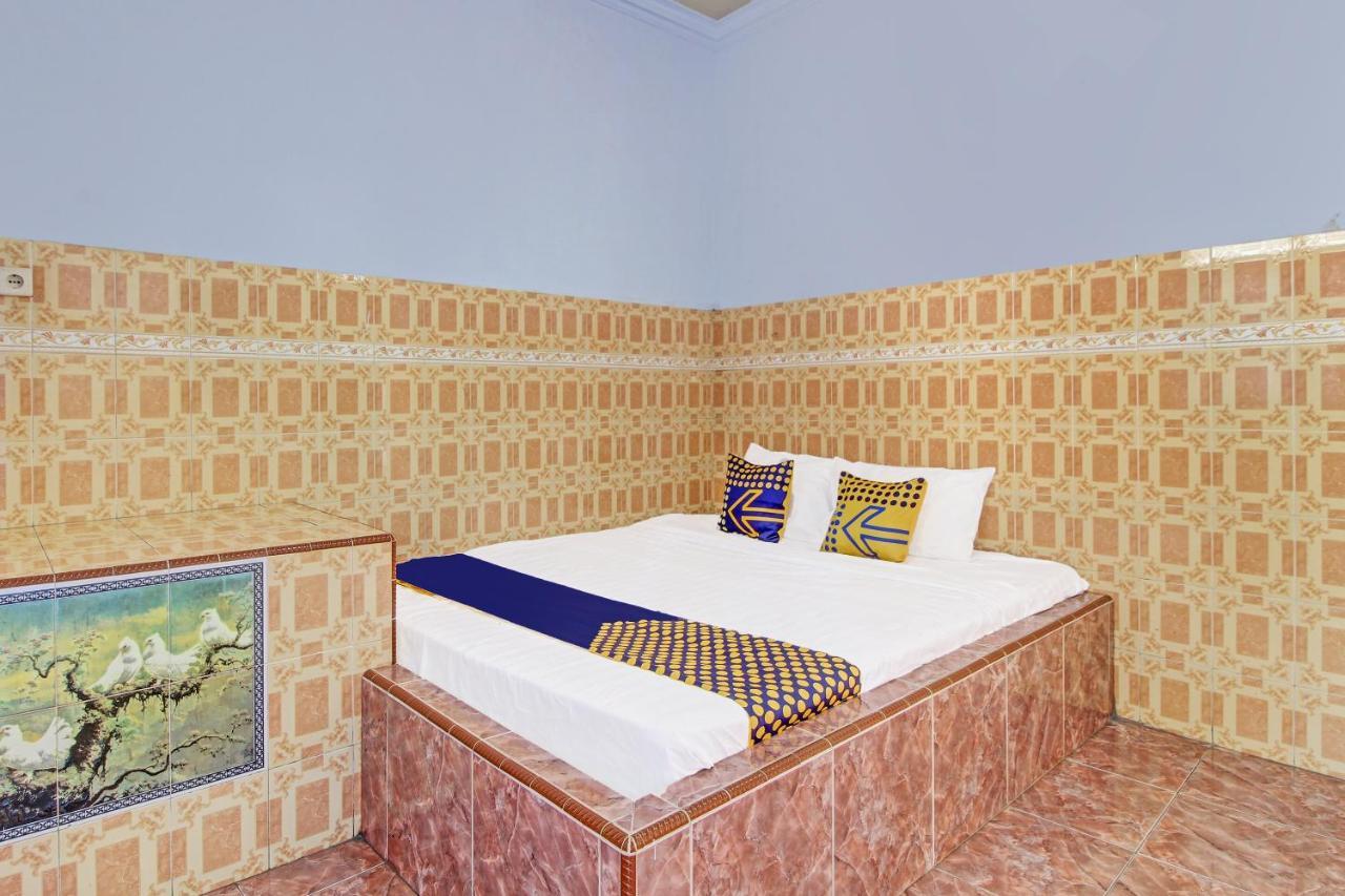 Spot On 91694 Hotel Rama Chandra Temanggung Екстериор снимка
