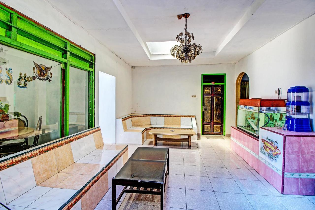 Spot On 91694 Hotel Rama Chandra Temanggung Екстериор снимка